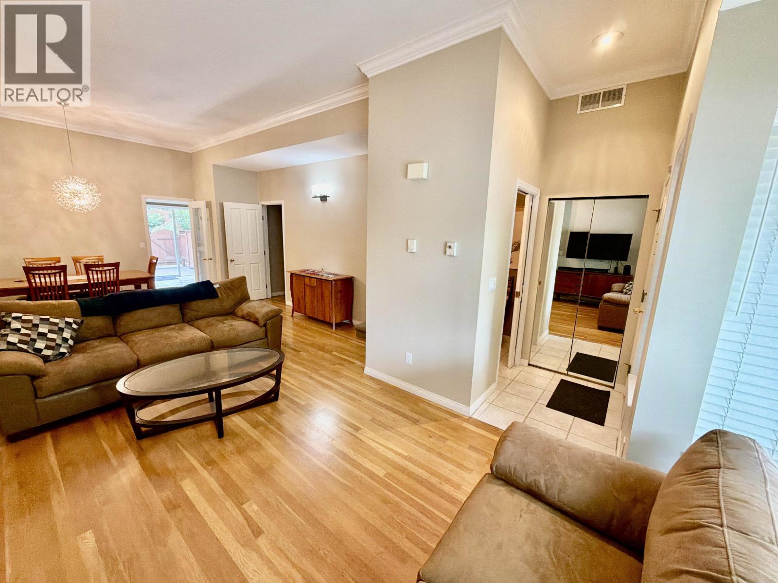 4 1701 CHESTERFIELD AVENUE, North Vancouver