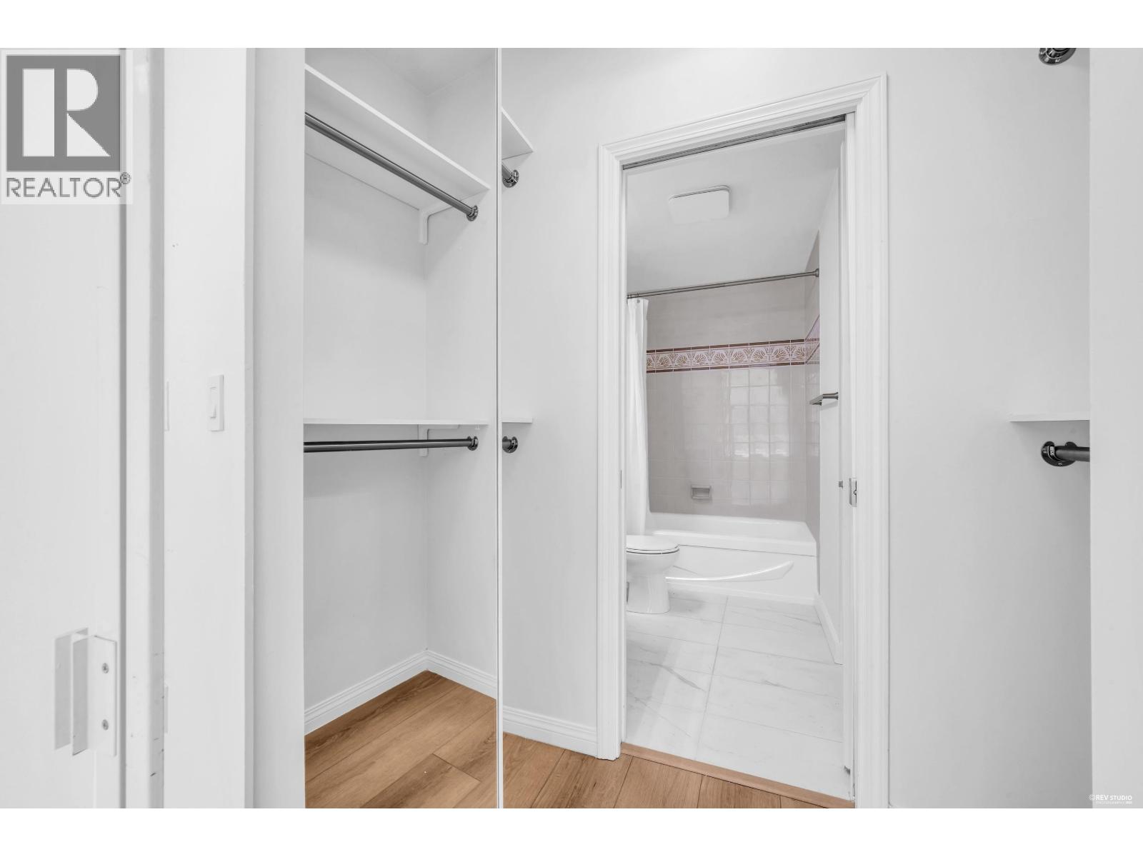 110 125 W 18TH STREET, North Vancouver