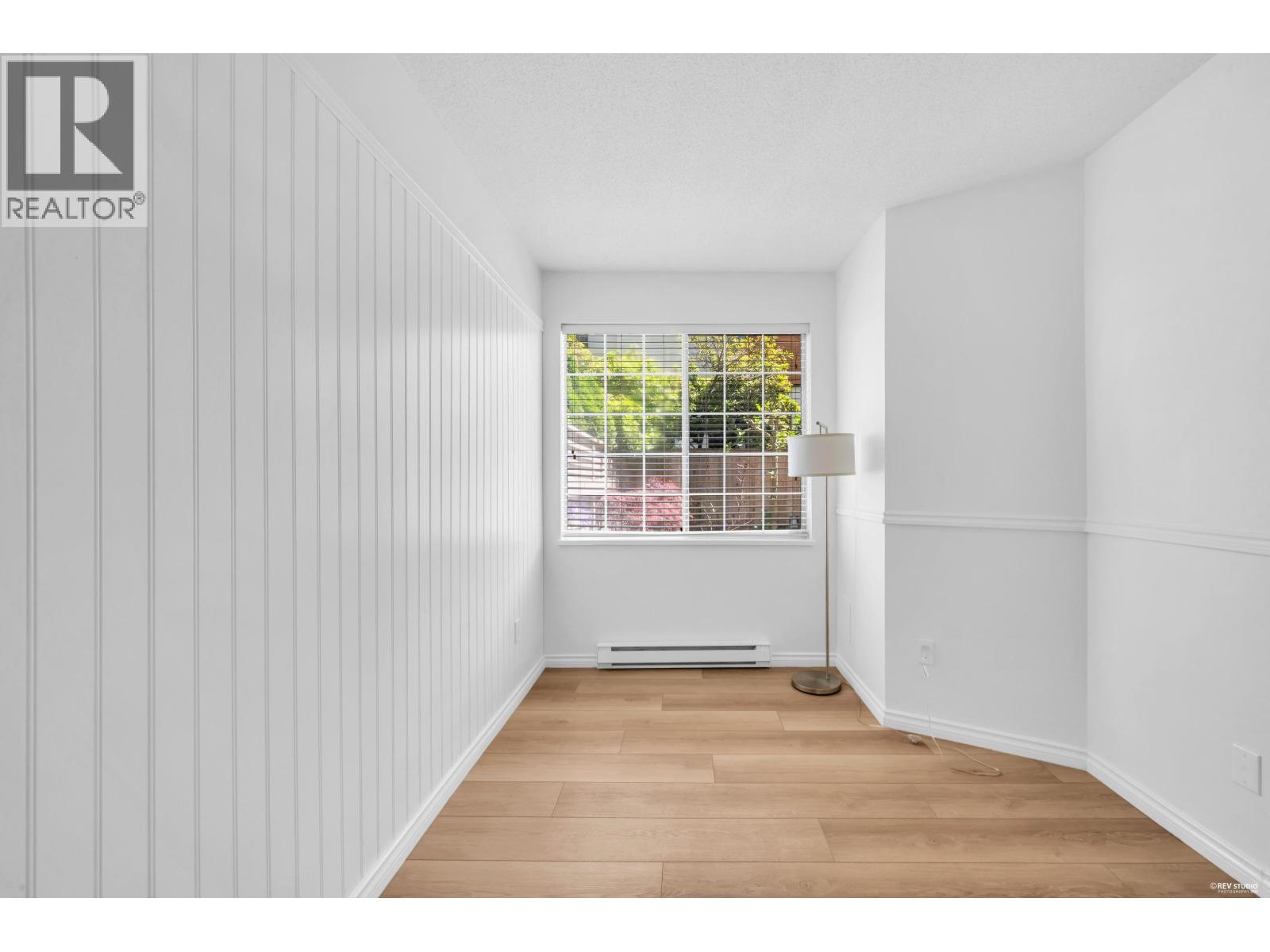 110 125 W 18TH STREET, North Vancouver