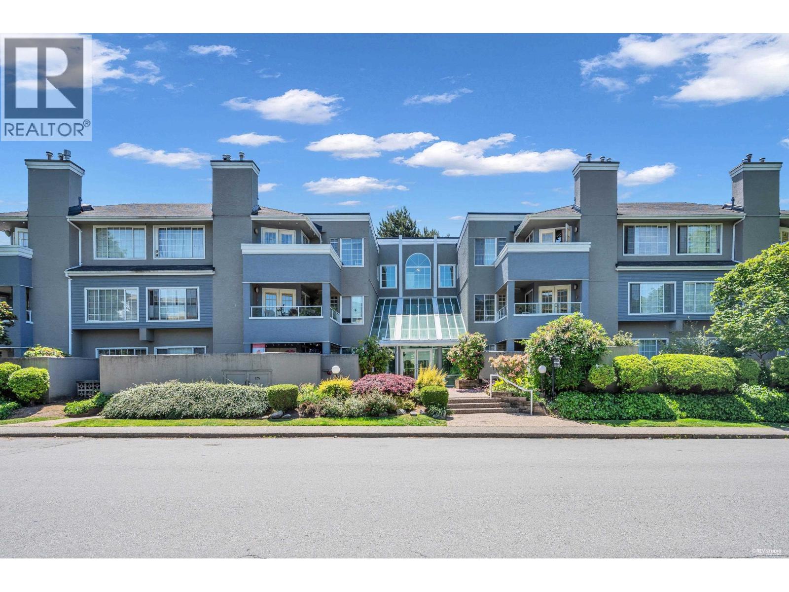 110 125 W 18TH STREET, North Vancouver
