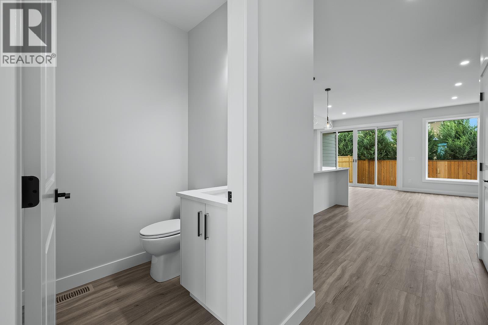 1715 Treffry Place Unit# 102, Summerland