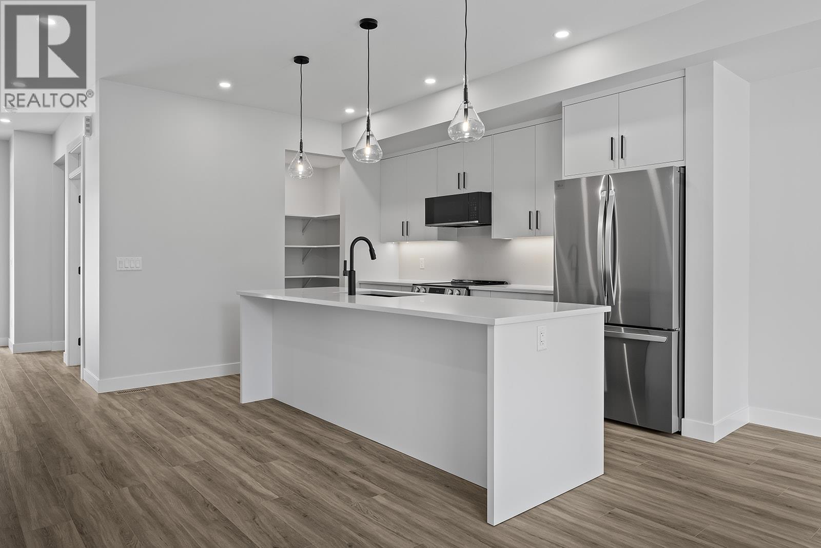 1715 Treffry Place Unit# 102, Summerland
