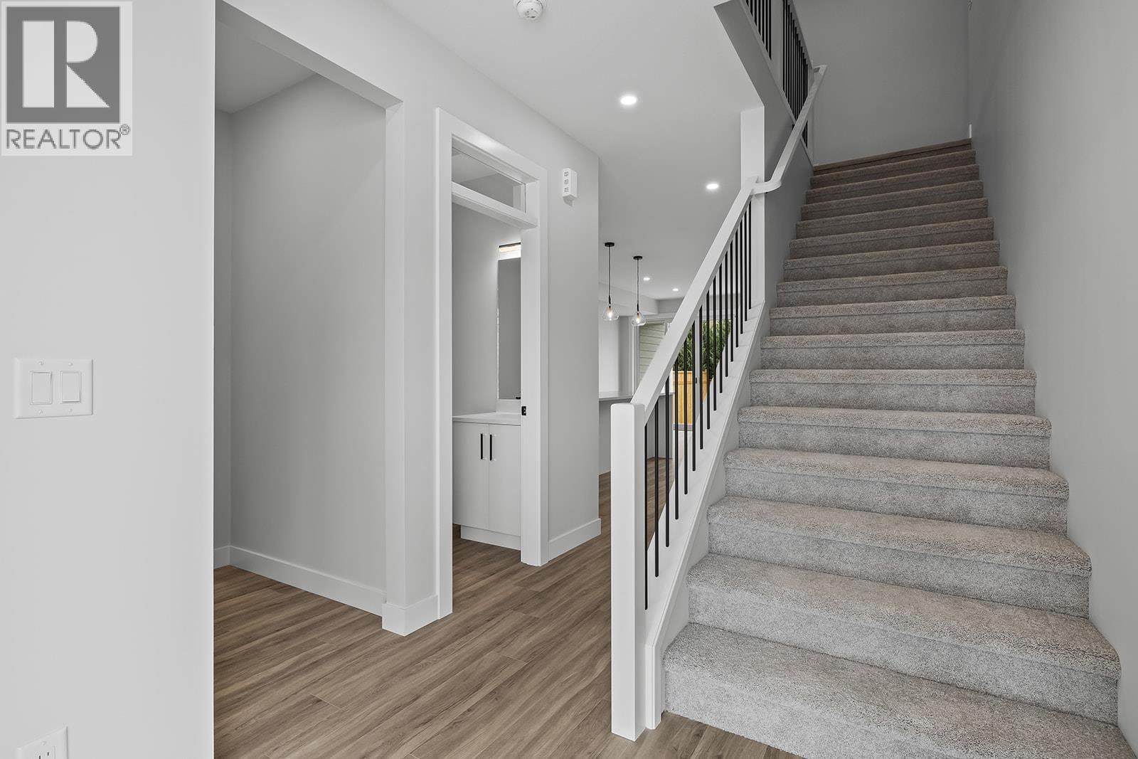 1715 Treffry Place Unit# 102, Summerland