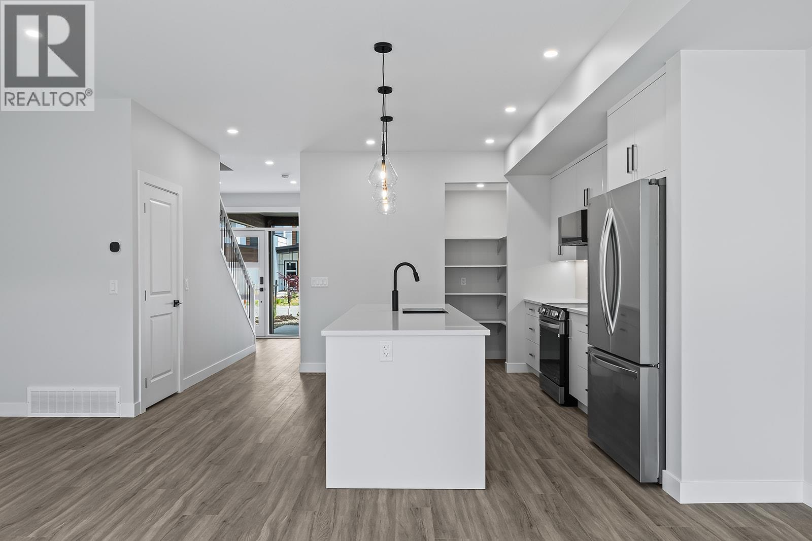 1715 Treffry Place Unit# 102, Summerland