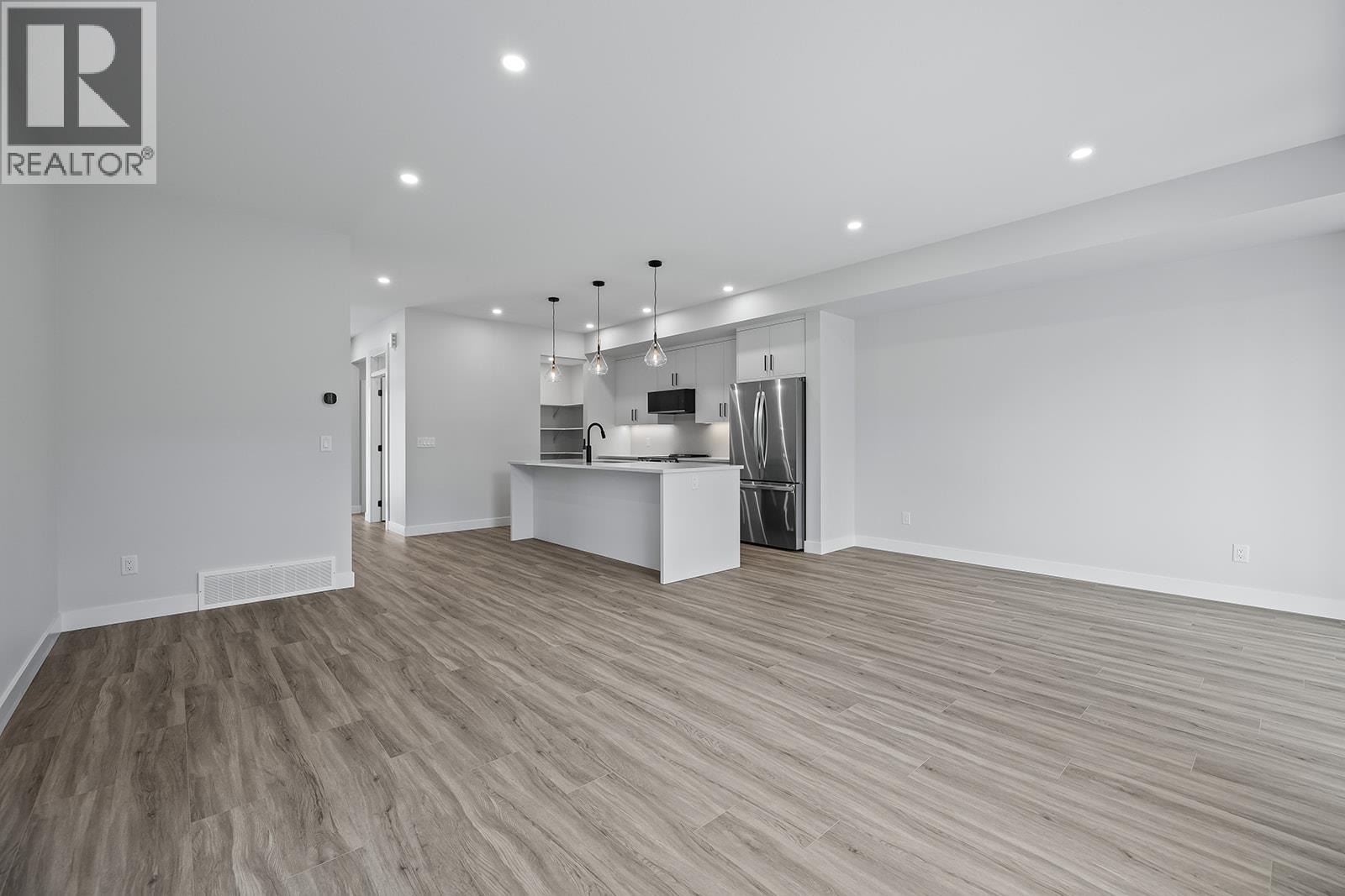 1715 Treffry Place Unit# 102, Summerland