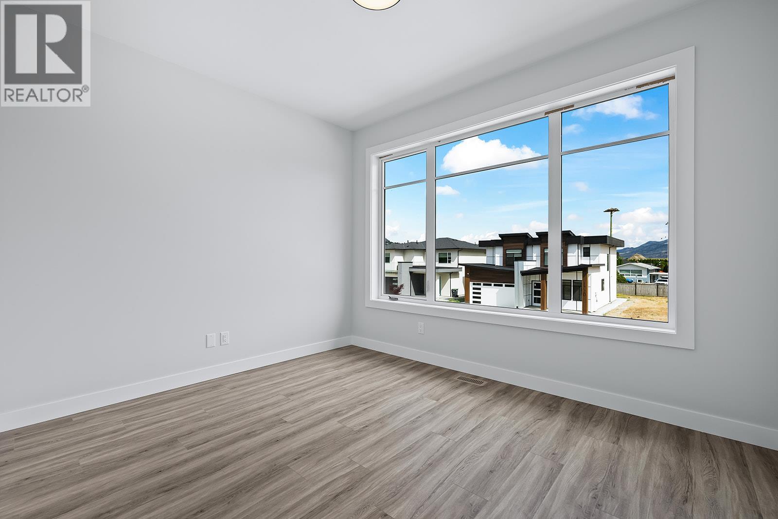 1715 Treffry Place Unit# 102, Summerland