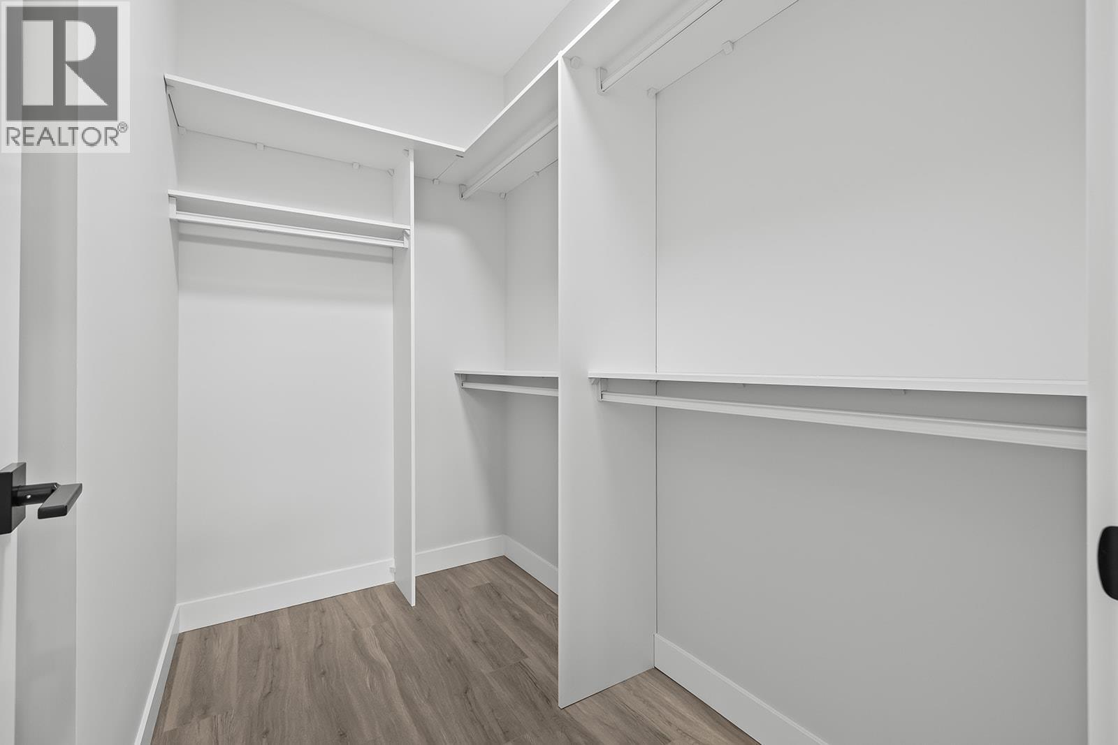 1715 Treffry Place Unit# 102, Summerland