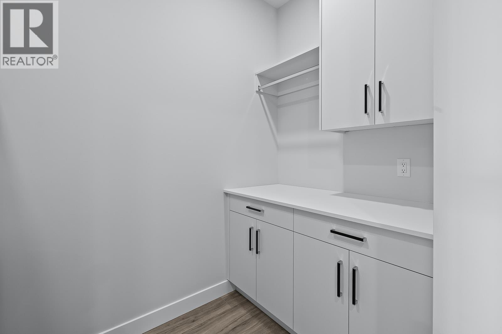 1715 Treffry Place Unit# 102, Summerland