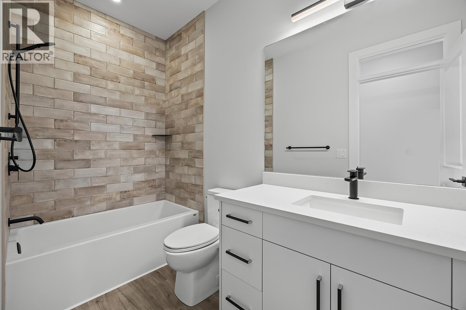 1715 Treffry Place Unit# 102, Summerland
