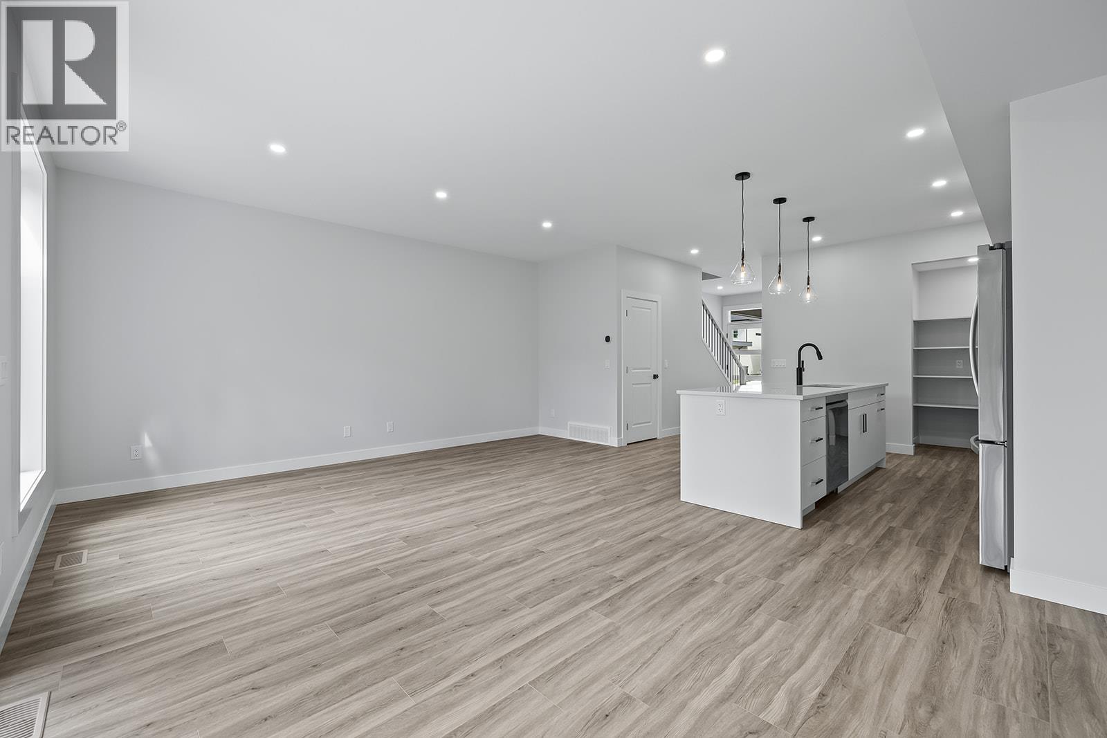 1715 Treffry Place Unit# 102, Summerland