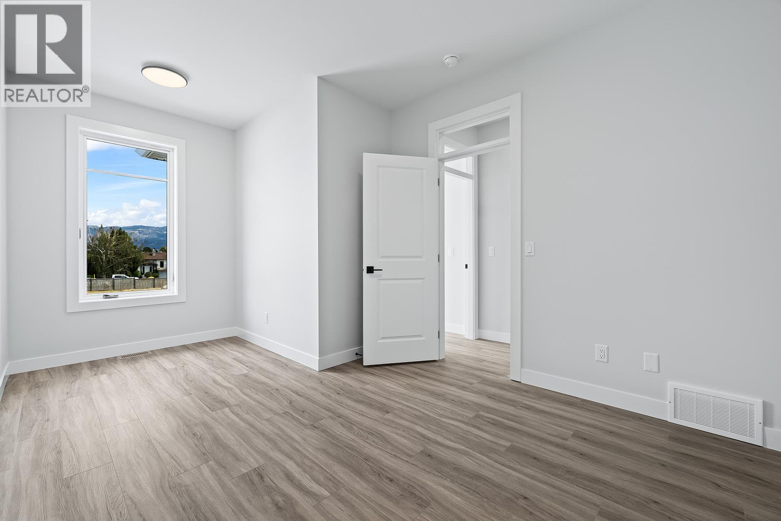 1715 Treffry Place Unit# 102, Summerland