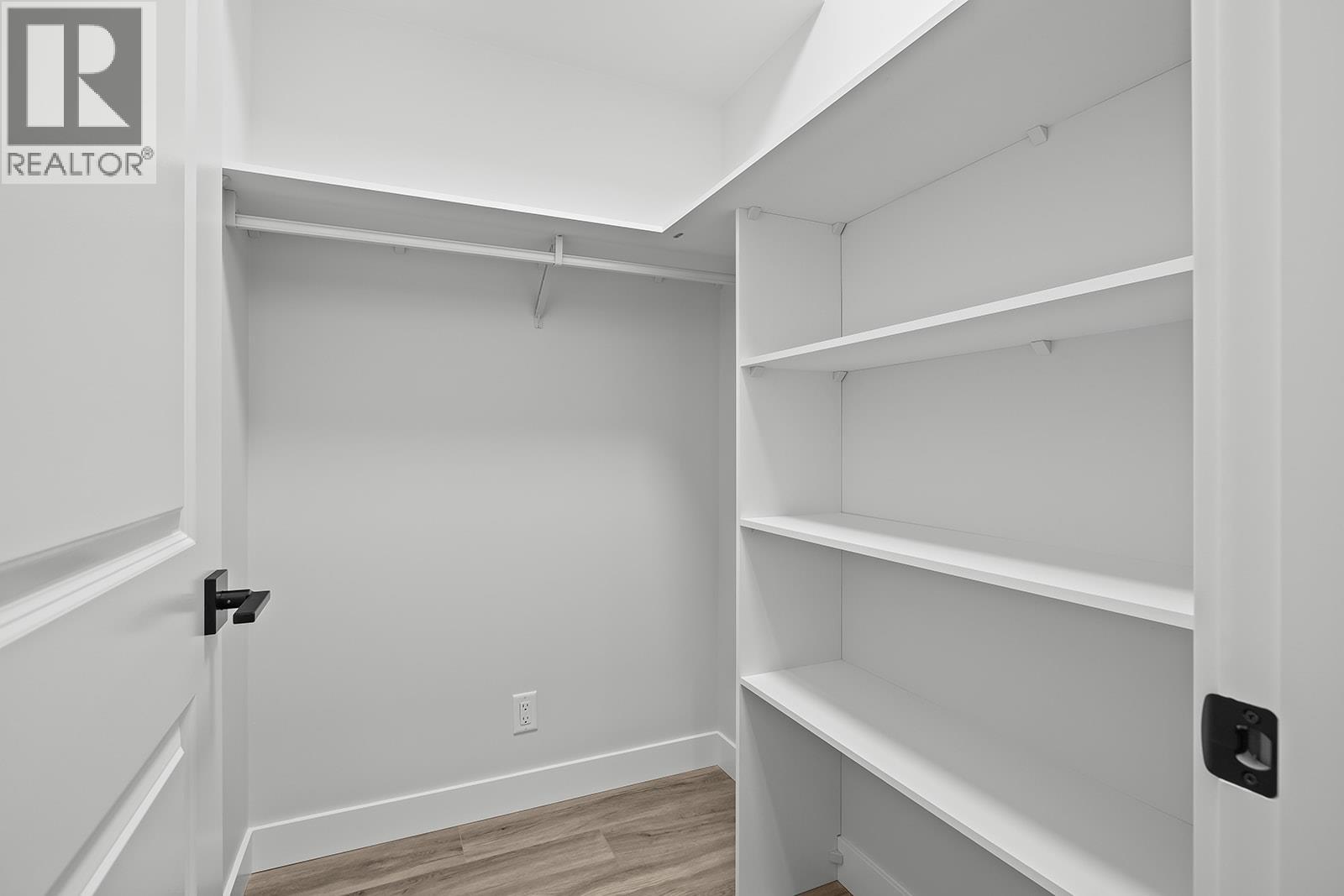 1715 Treffry Place Unit# 102, Summerland