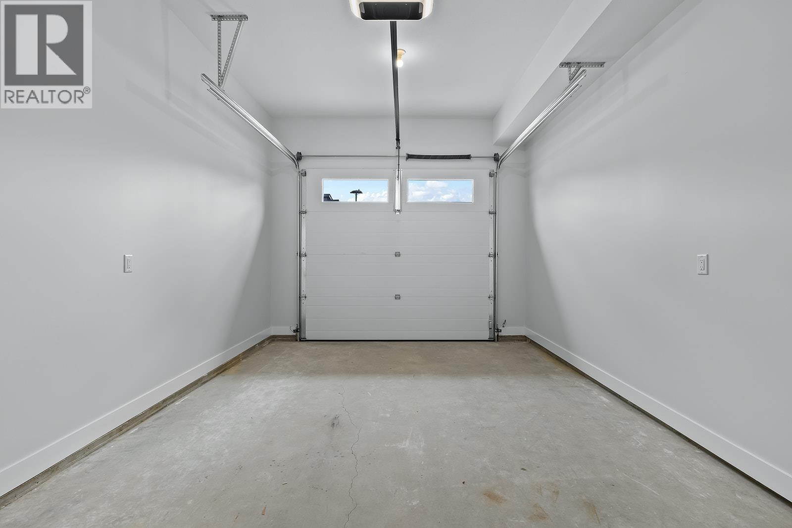 1715 Treffry Place Unit# 102, Summerland