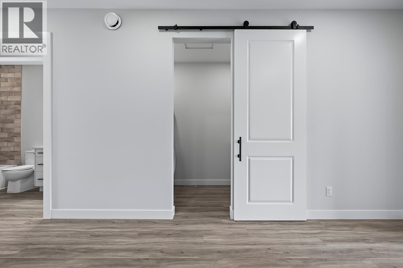 1715 Treffry Place Unit# 102, Summerland