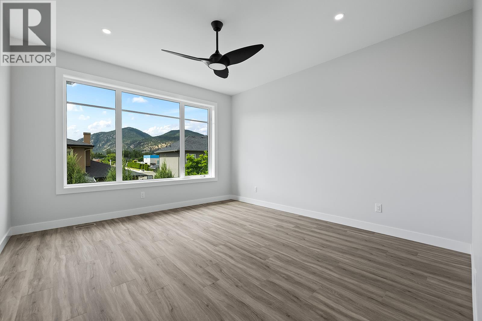 1715 Treffry Place Unit# 102, Summerland