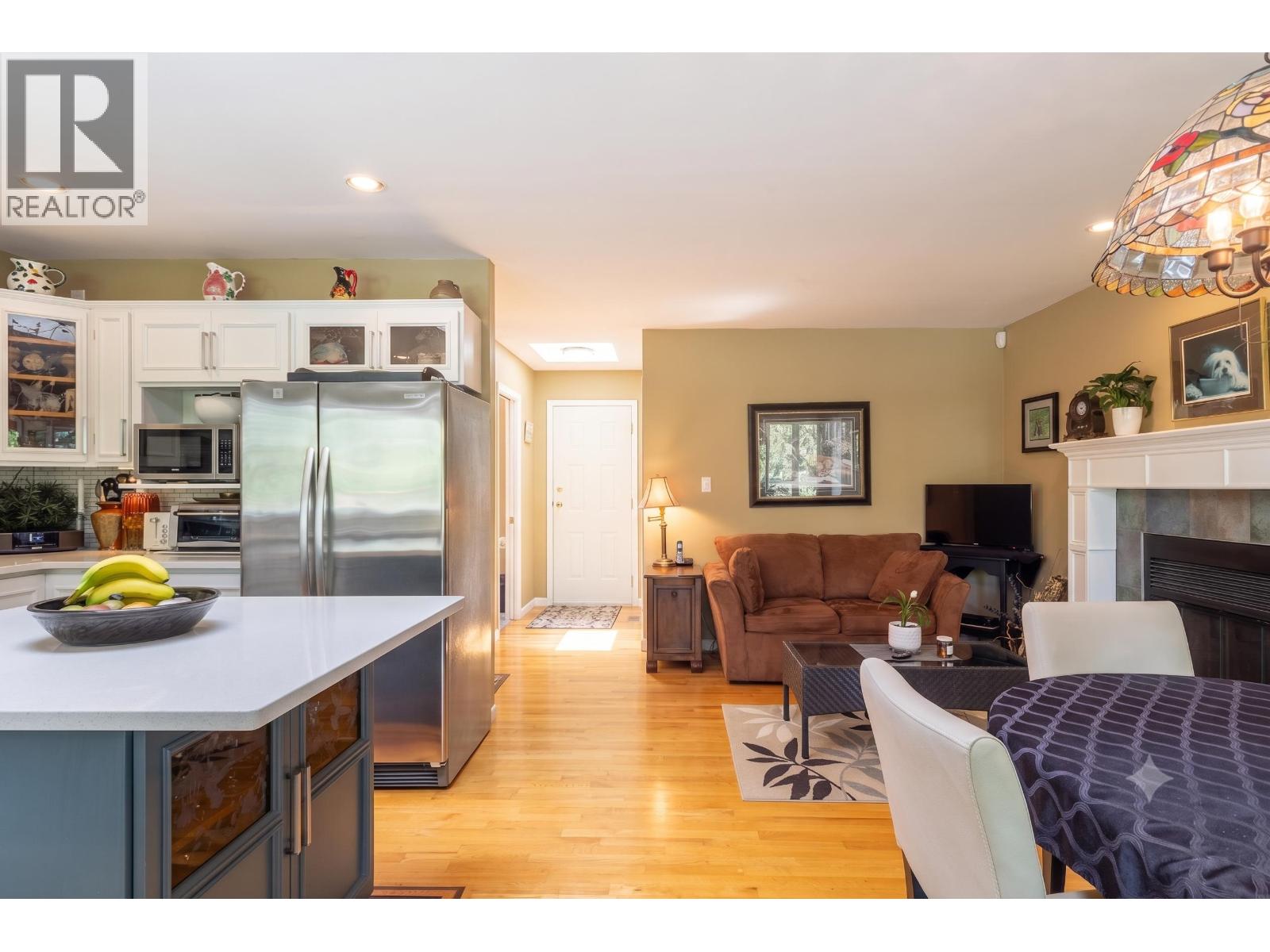 7904 REDROOFFS ROAD, Halfmoon Bay