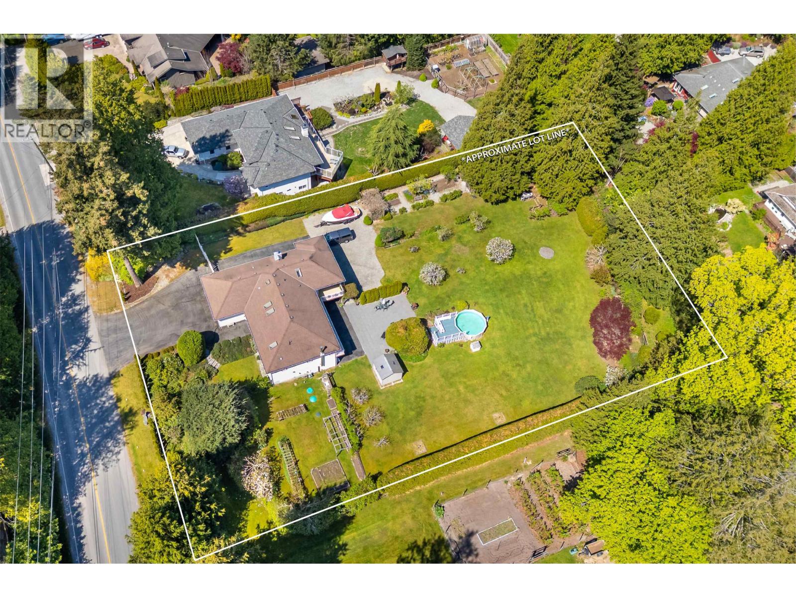 7904 REDROOFFS ROAD, Halfmoon Bay