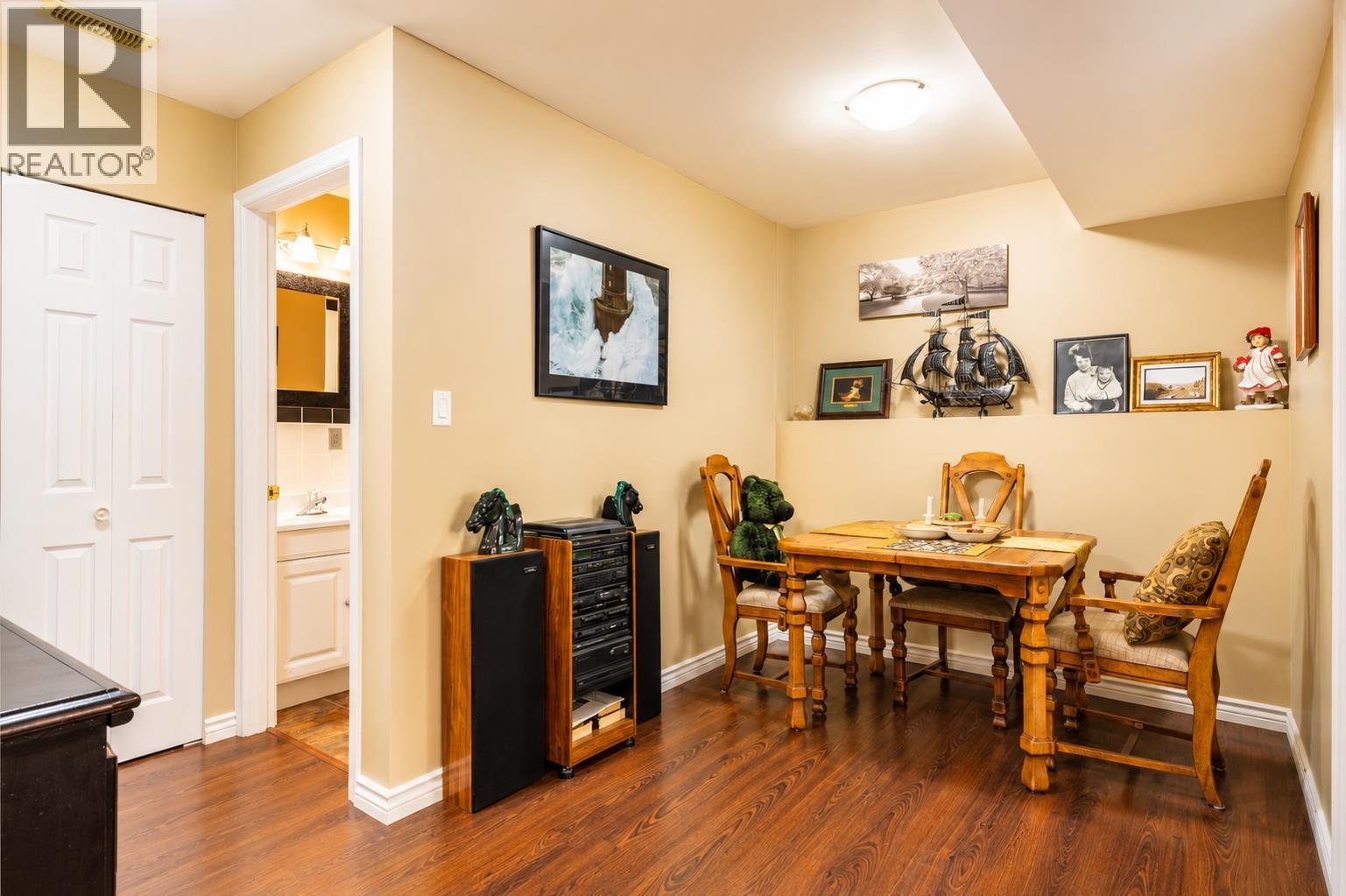 7904 REDROOFFS ROAD, Halfmoon Bay