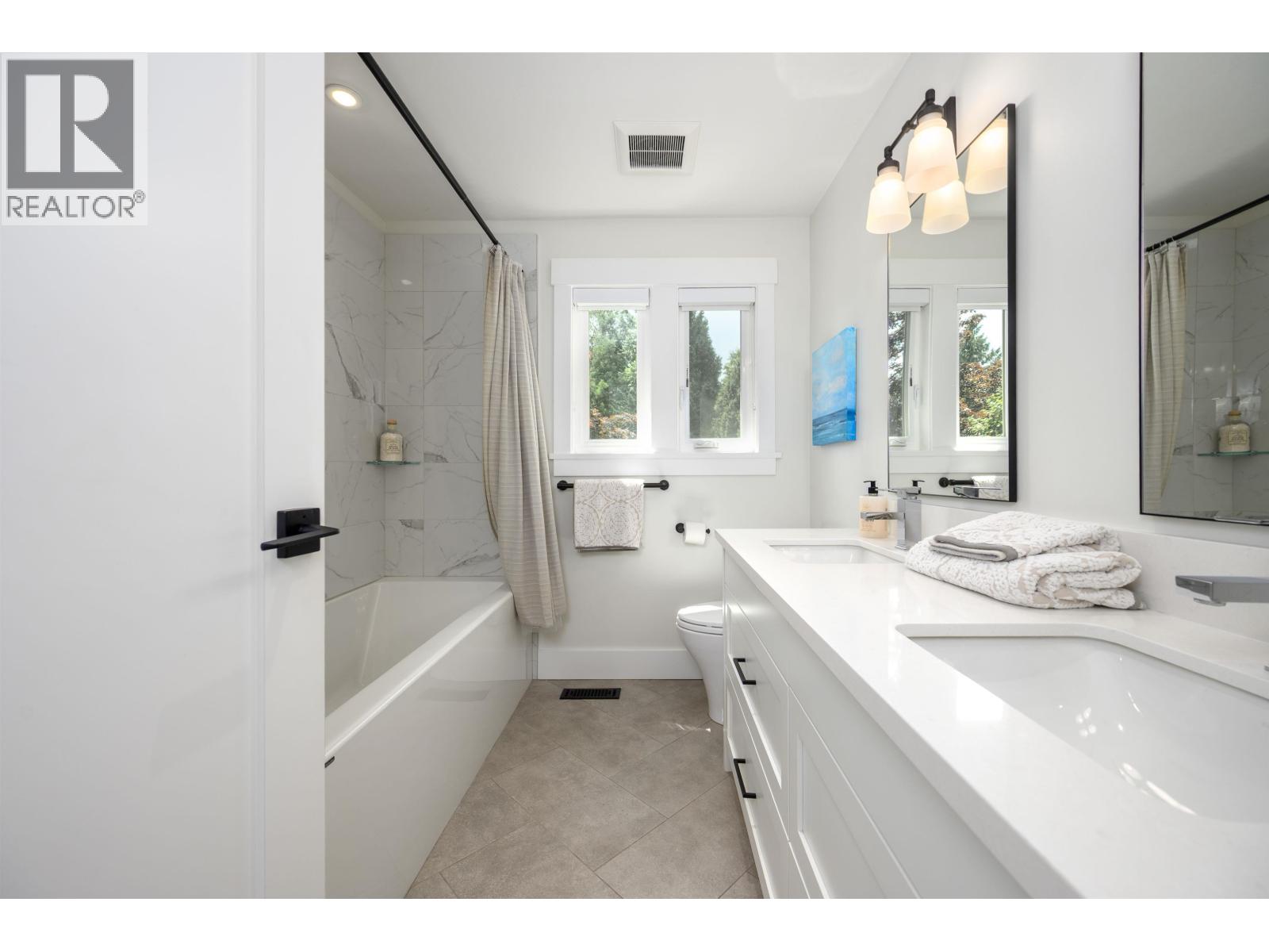 5544 WOODCHUCK PLACE, North Vancouver