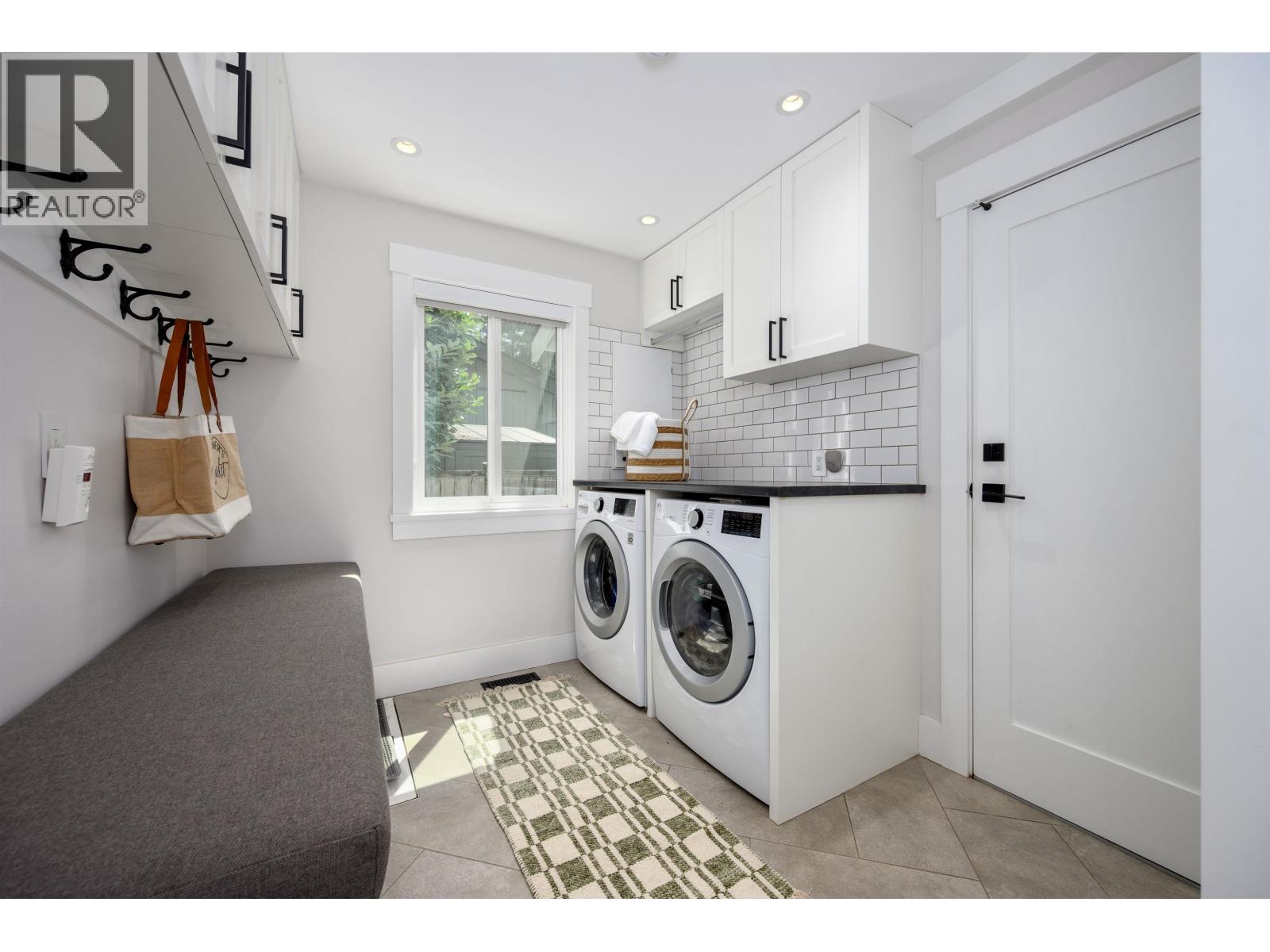 5544 WOODCHUCK PLACE, North Vancouver