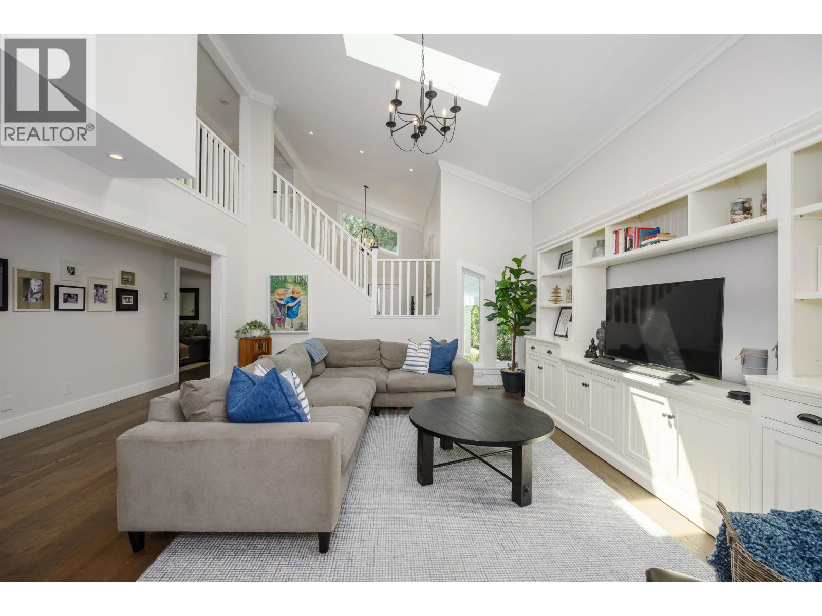 5544 WOODCHUCK PLACE, North Vancouver