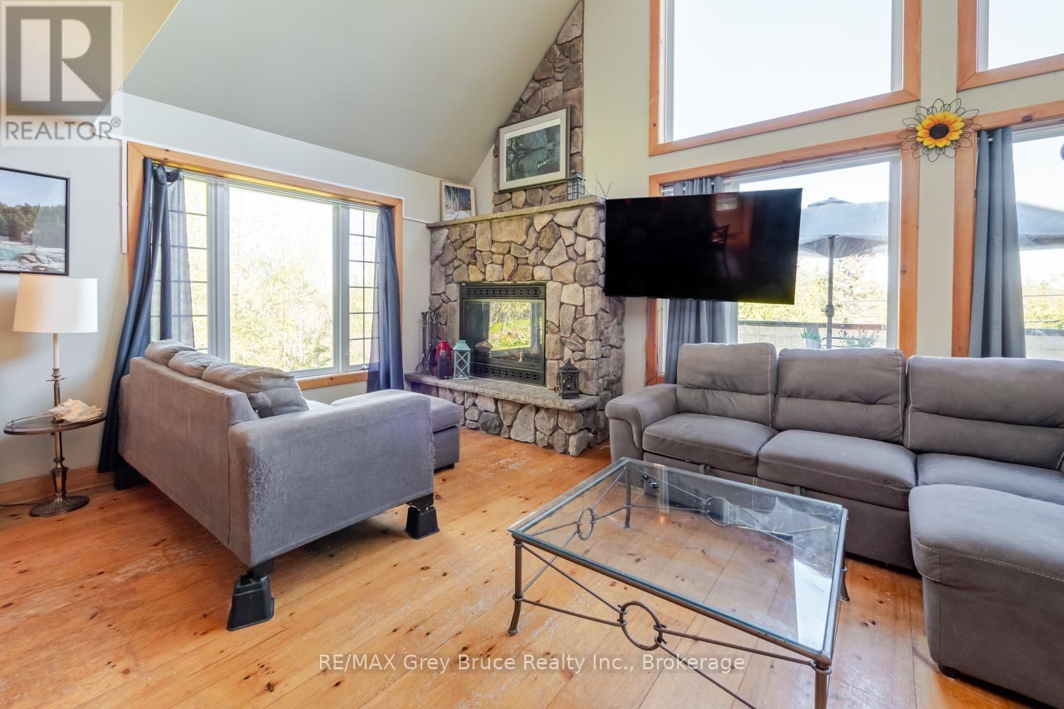 501192 GREY 1 ROAD - 11
