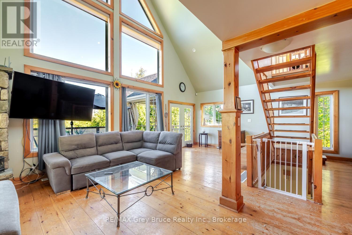 501192 GREY 1 ROAD - 13
