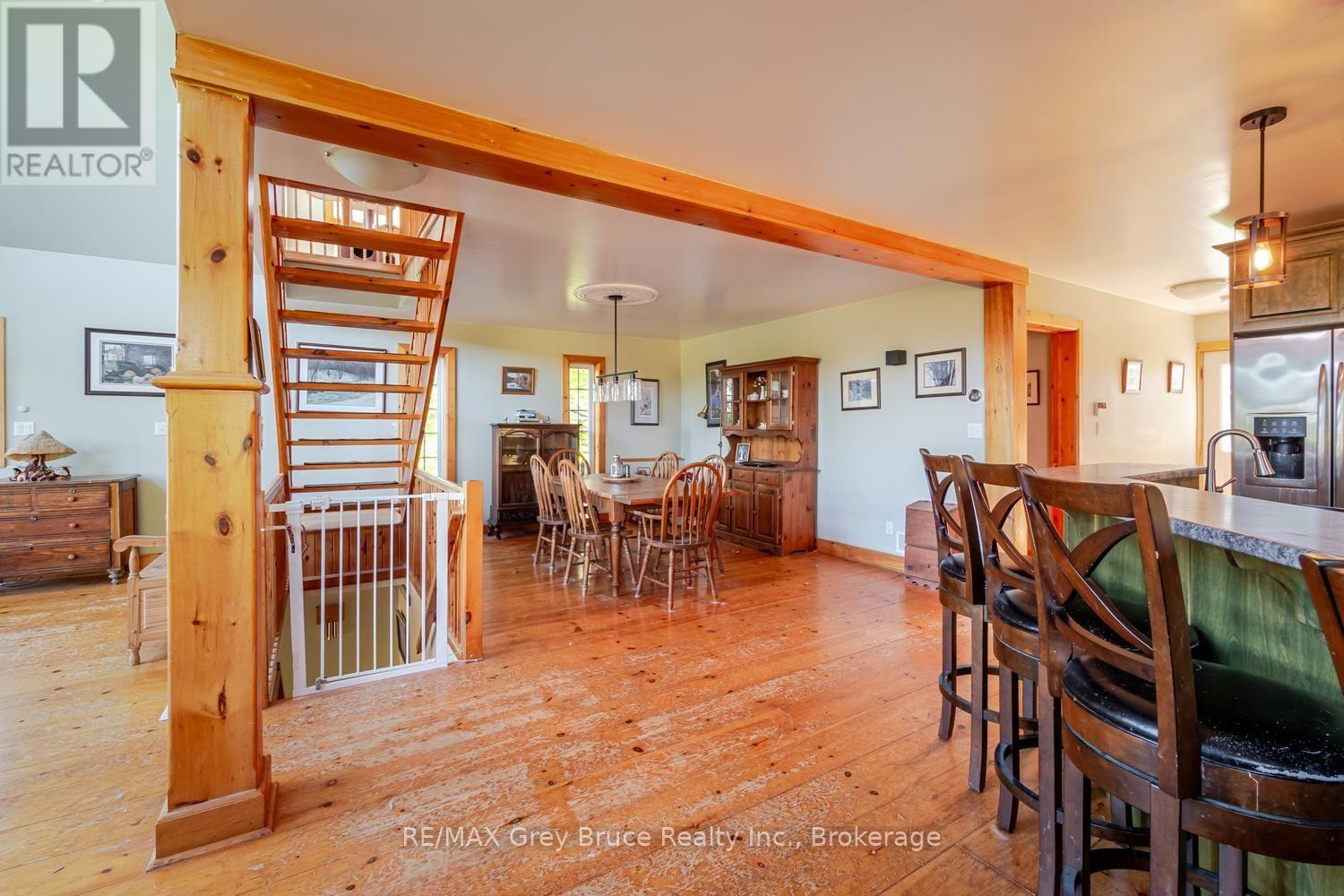 501192 GREY 1 ROAD - 16
