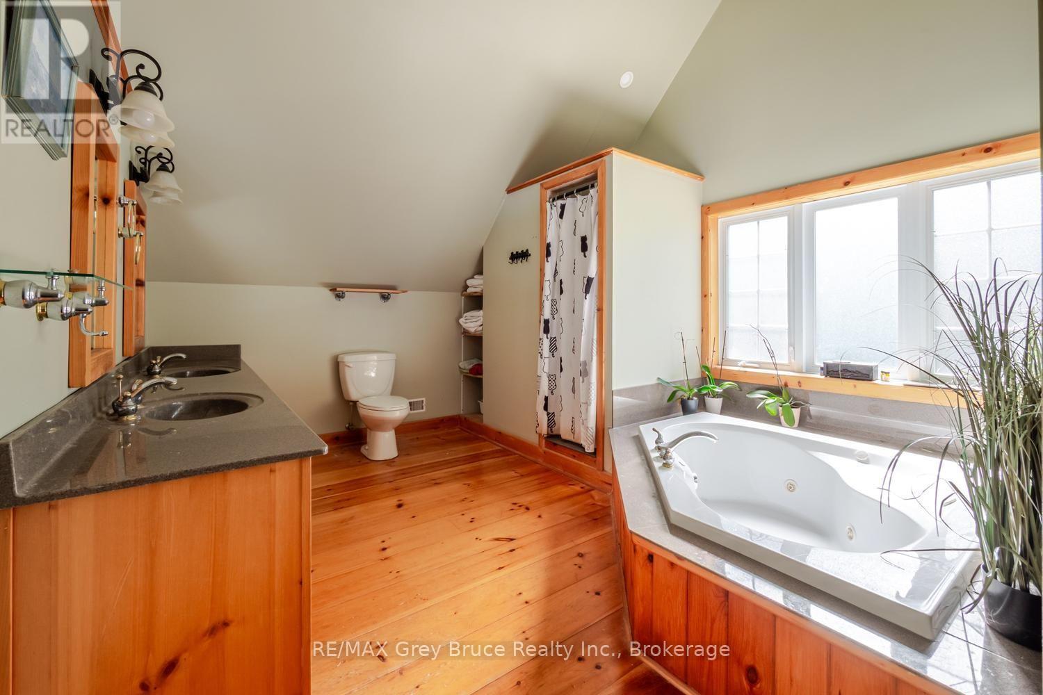 501192 GREY 1 ROAD - 21