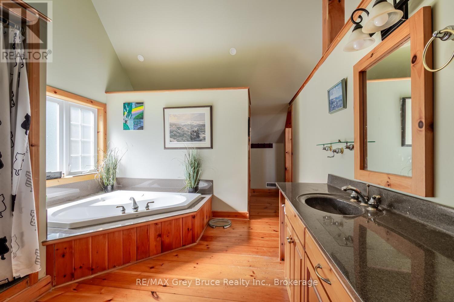 501192 GREY 1 ROAD - 22