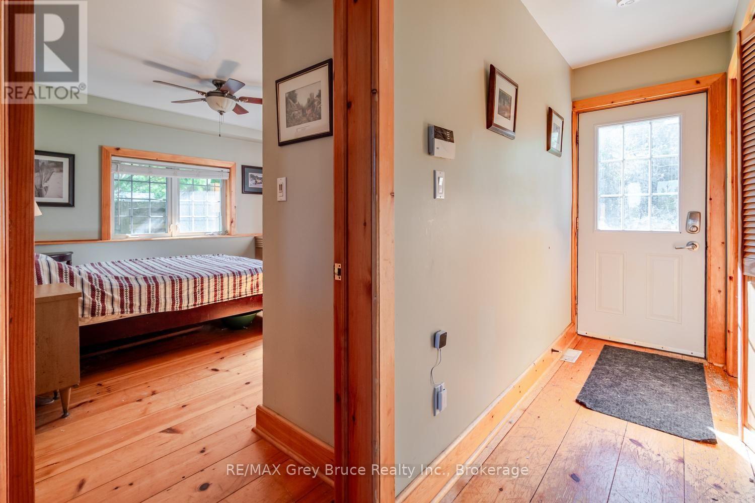 501192 GREY 1 ROAD - 23