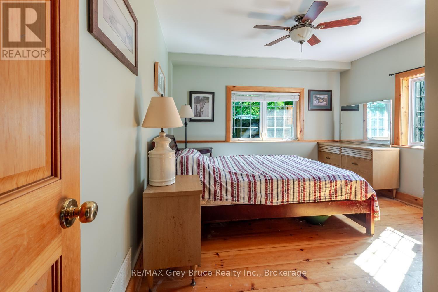 501192 GREY 1 ROAD - 24