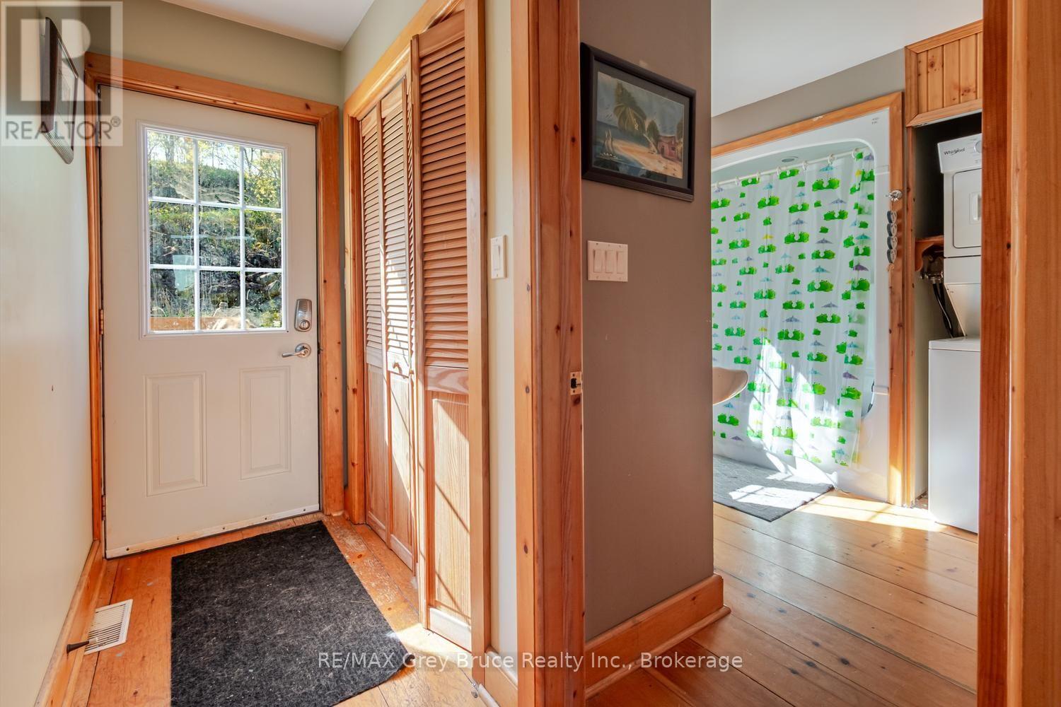 501192 GREY 1 ROAD - 25