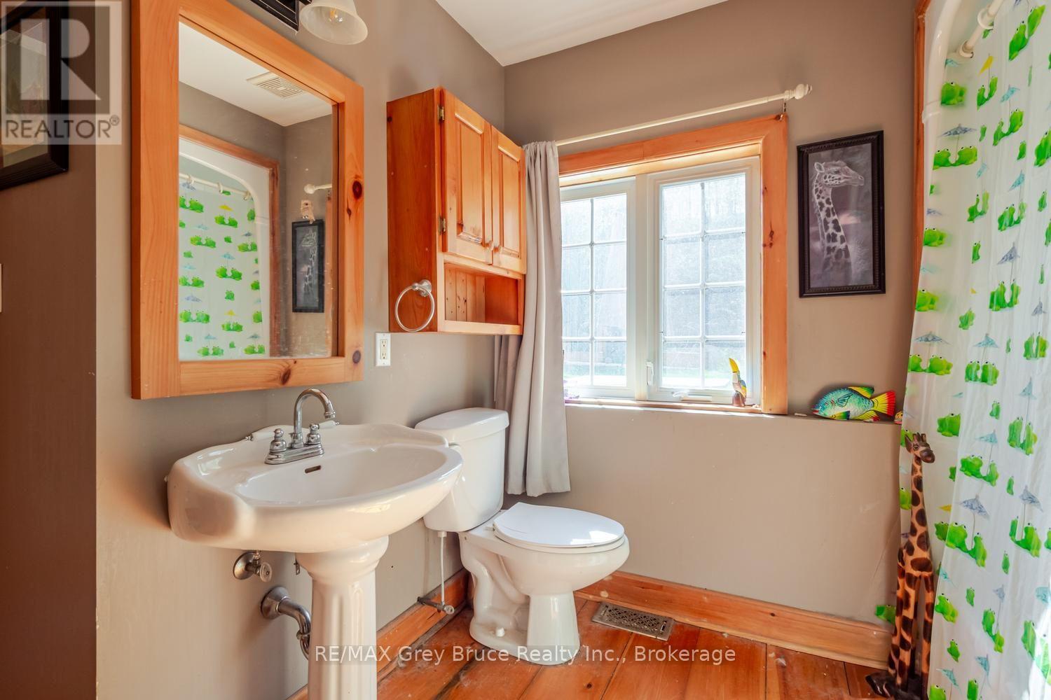 501192 GREY 1 ROAD - 26