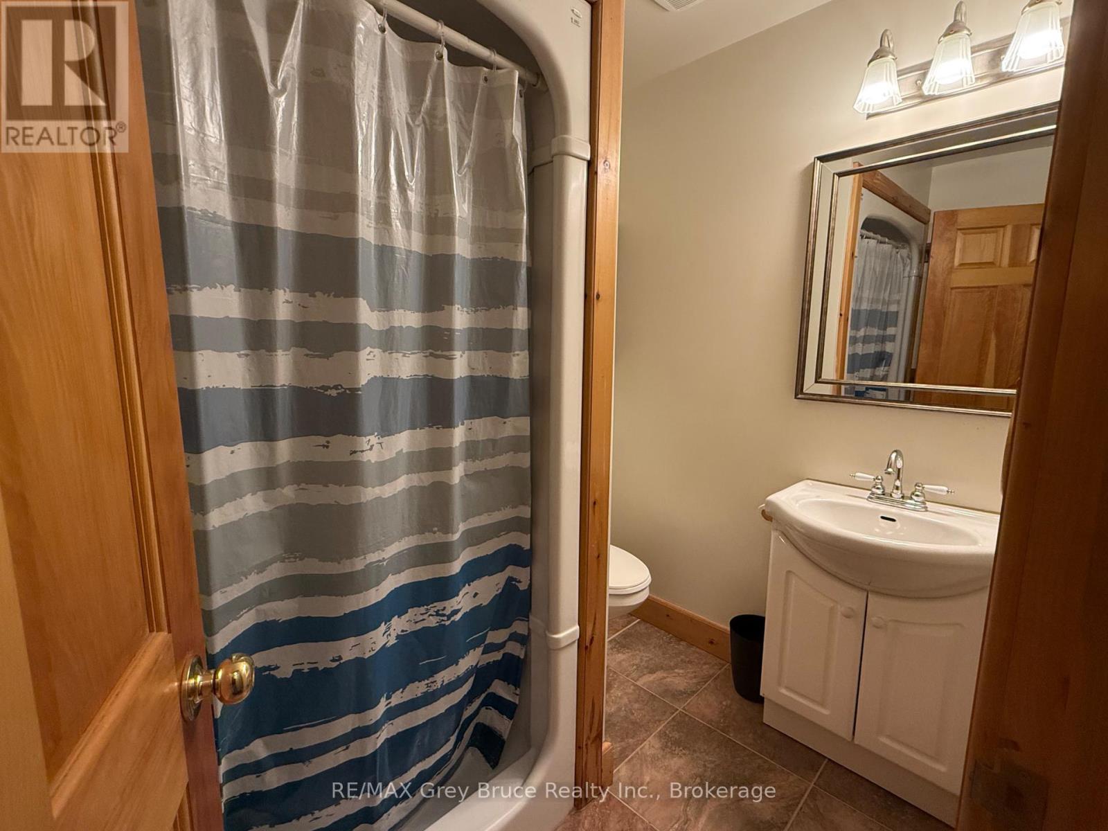 501192 GREY 1 ROAD - 30
