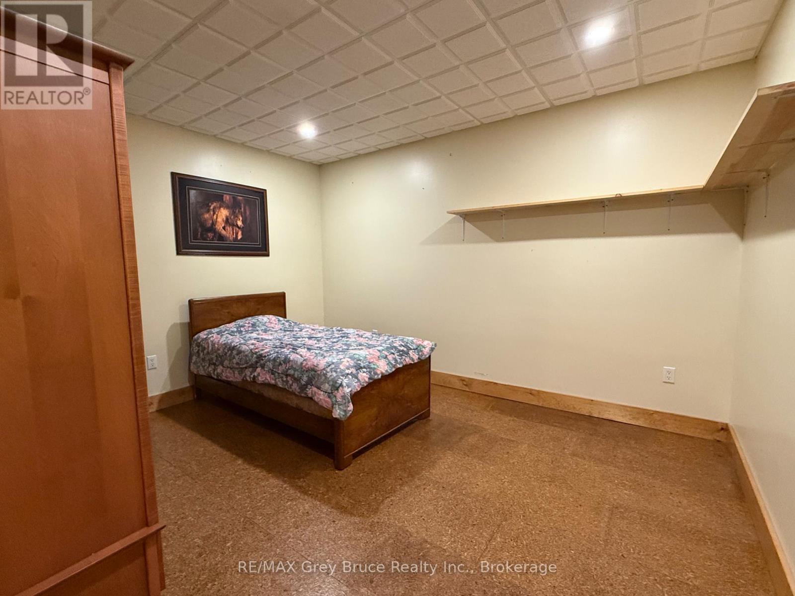 501192 GREY 1 ROAD - 31