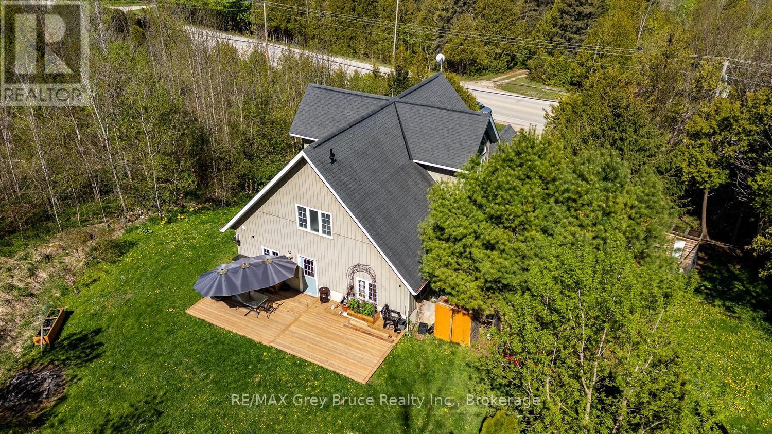 501192 GREY 1 ROAD - 36