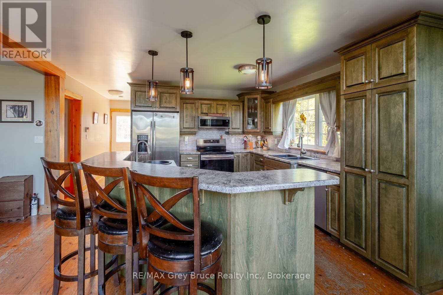 501192 GREY 1 ROAD - 8