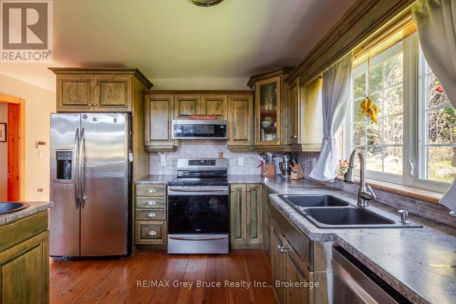 501192 GREY 1 ROAD - 9