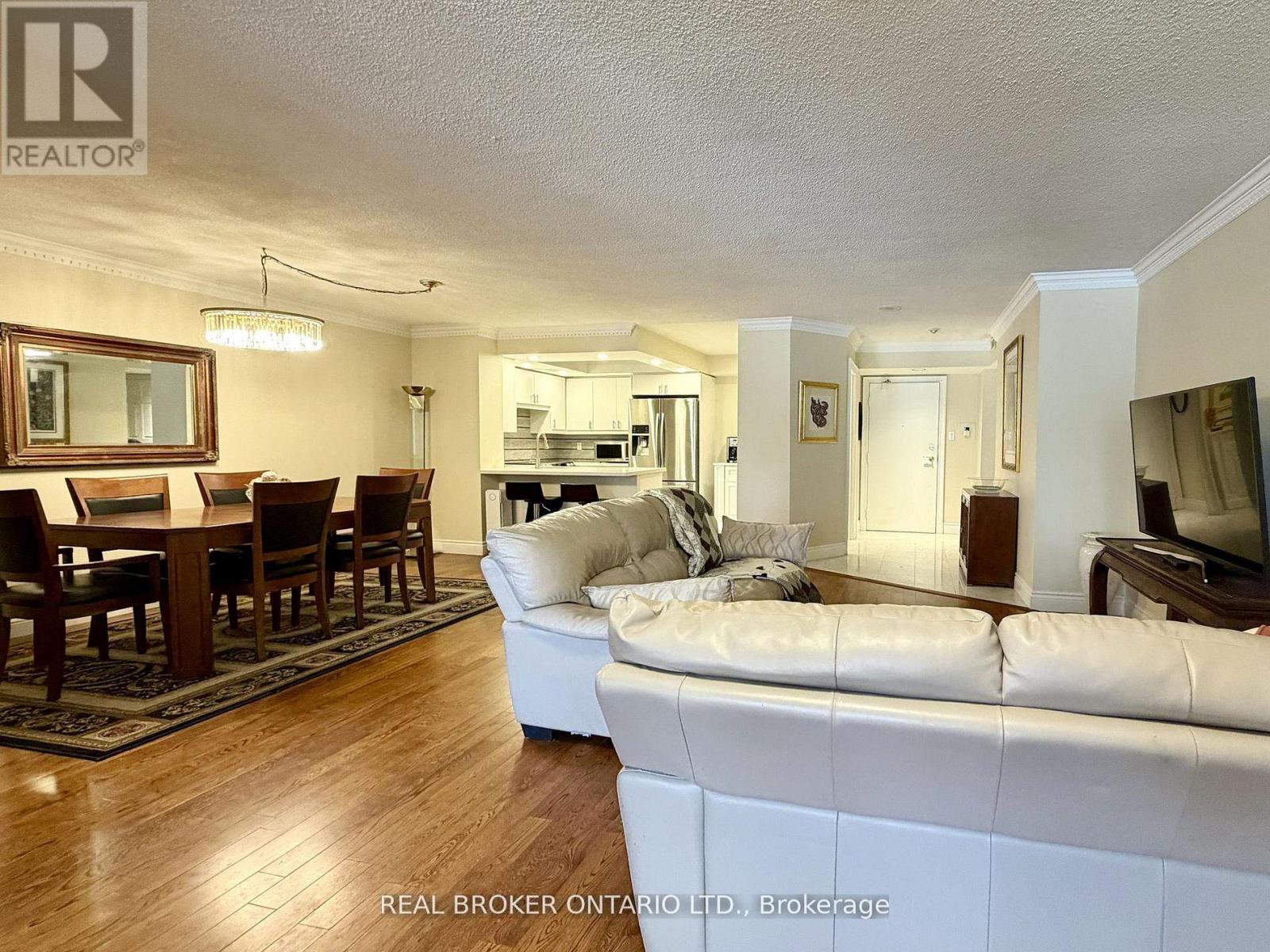 #602 130 CARLTON STREET - Image 12
