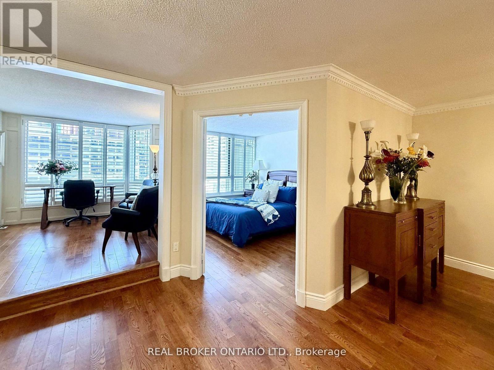 #602 130 CARLTON STREET - Image 14