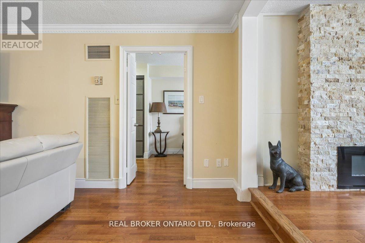 #602 130 CARLTON STREET - Image 17