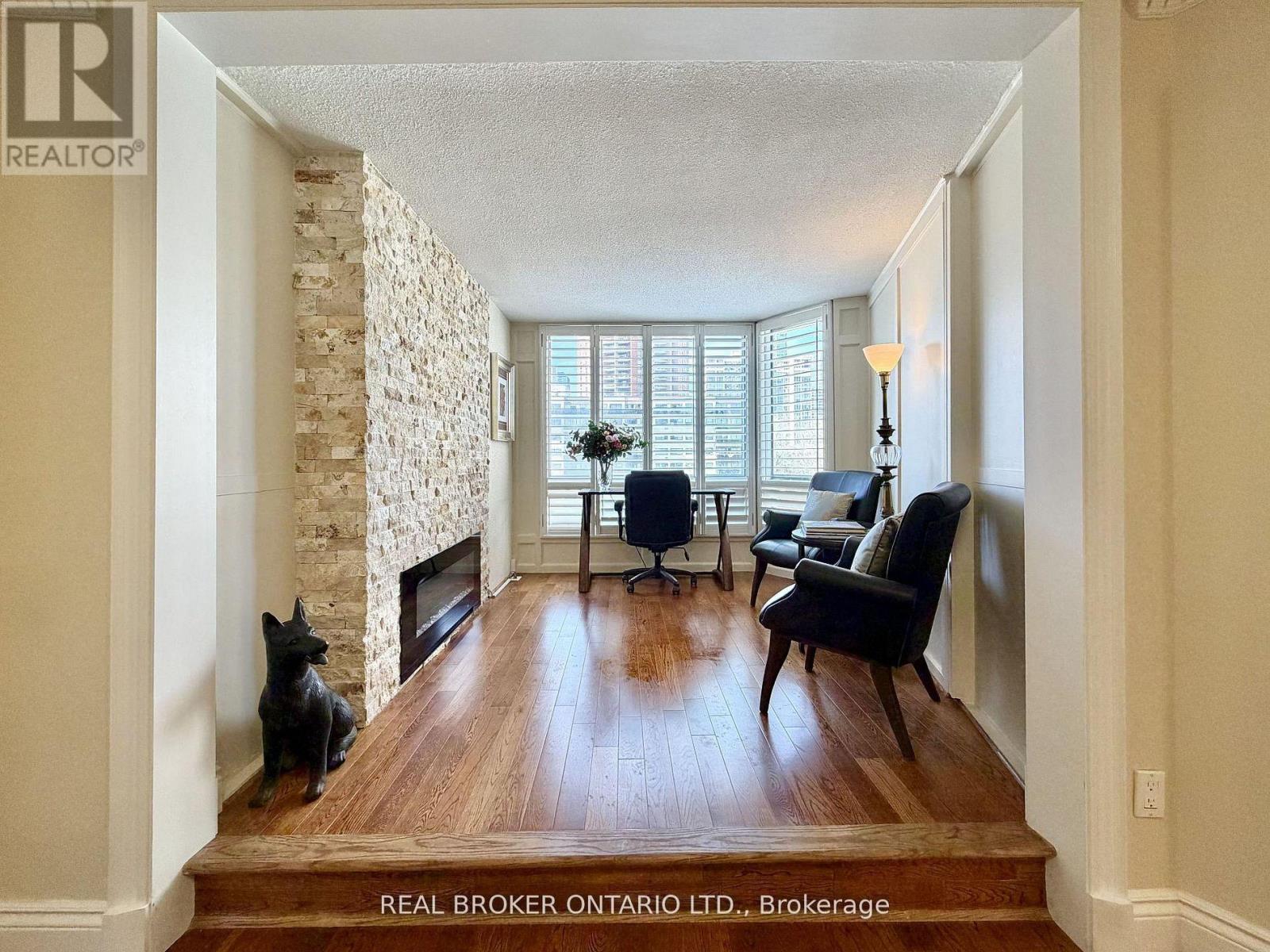 #602 130 CARLTON STREET - Image 18