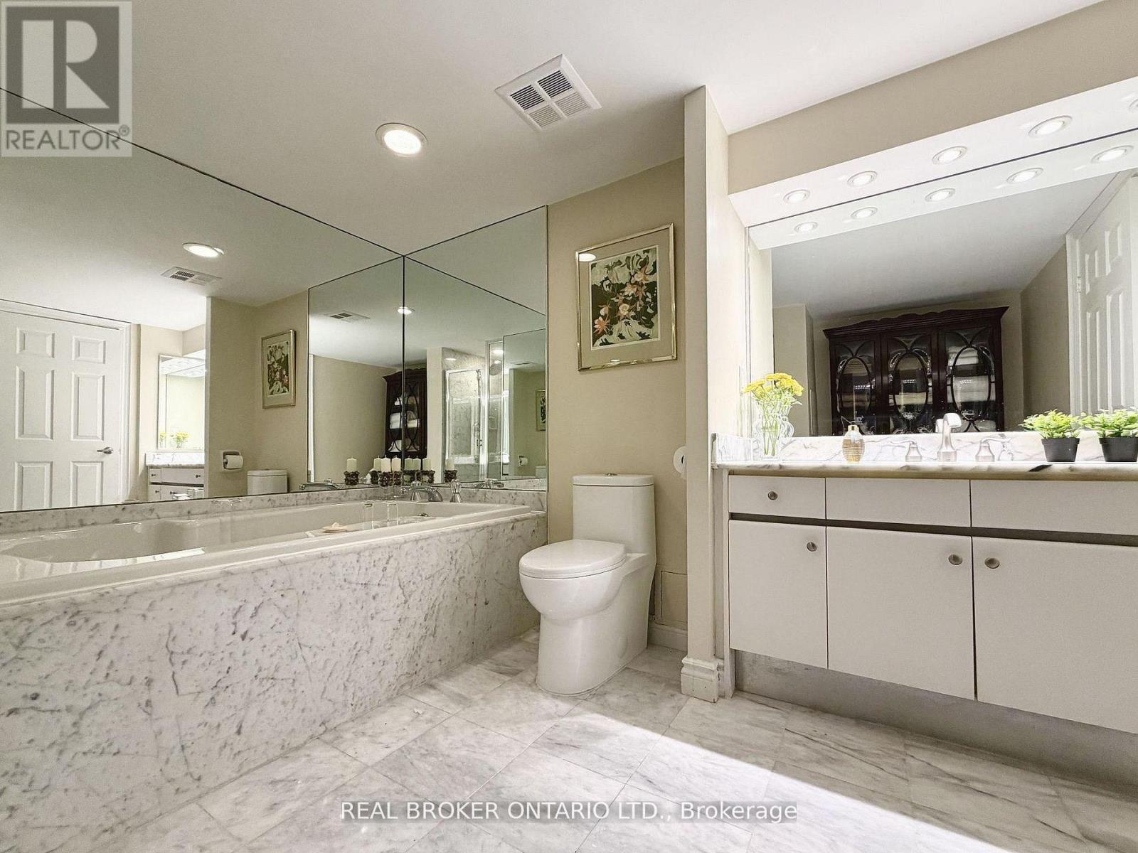 #602 130 CARLTON STREET - Image 26