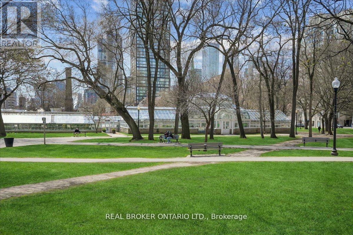 #602 130 CARLTON STREET - Image 32