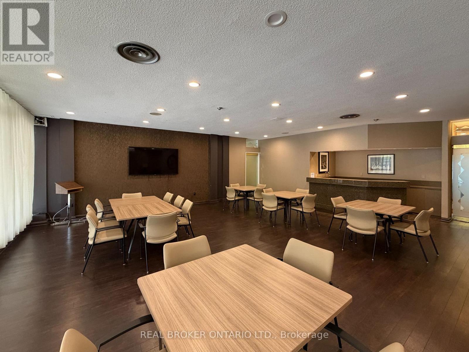 #602 130 CARLTON STREET - Image 41