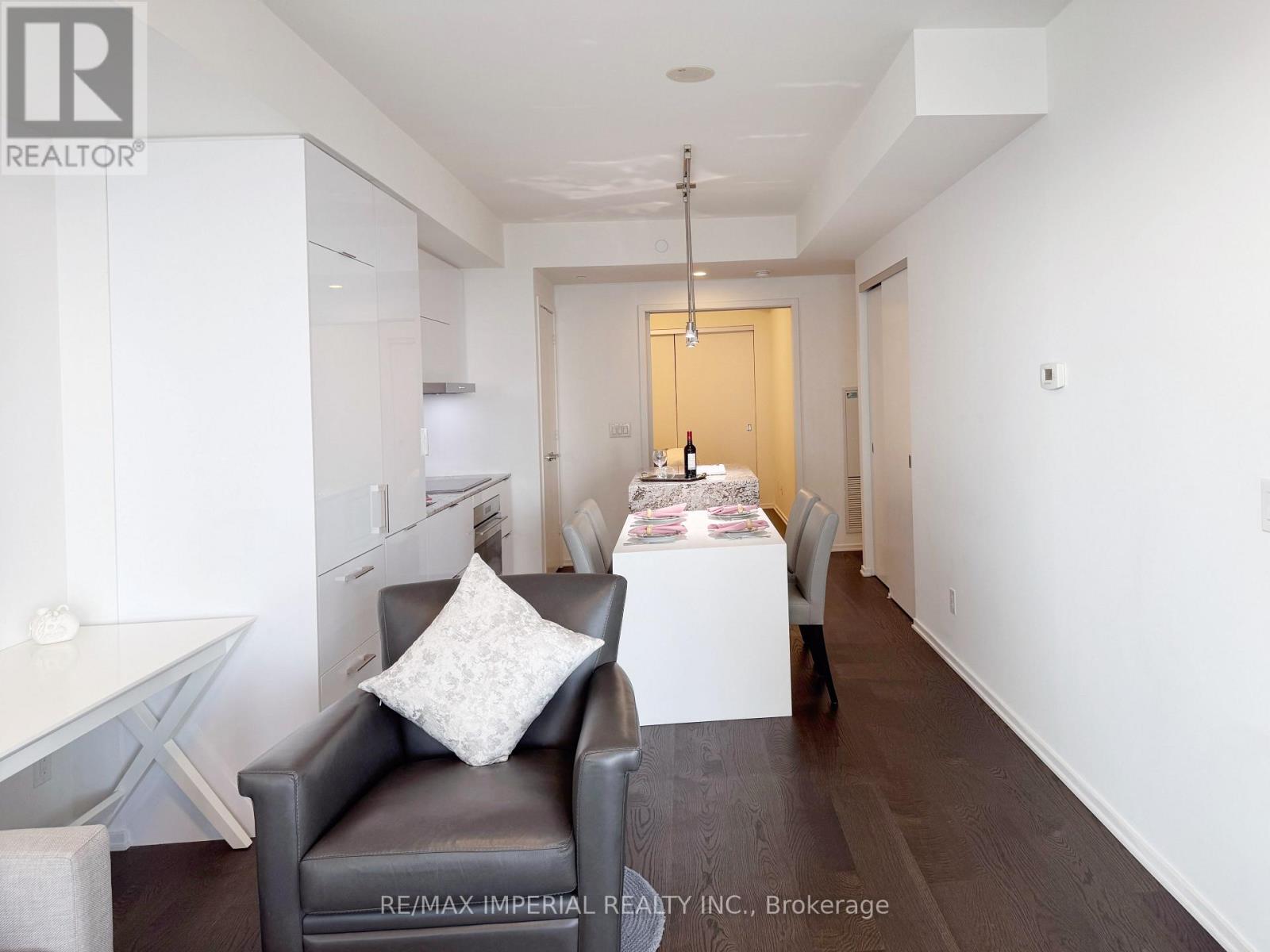 #6407 1 BLOOR STREET E - 16