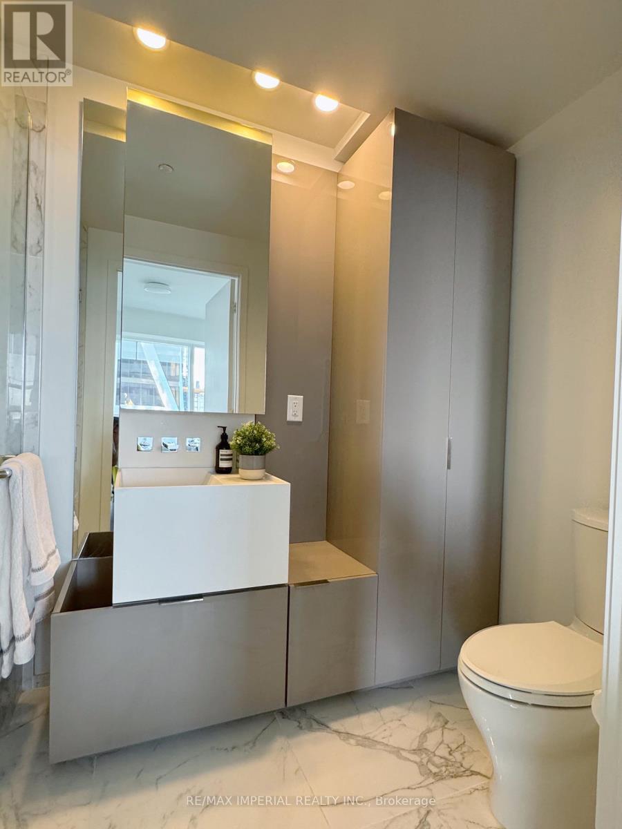 #6407 1 BLOOR STREET E - 21
