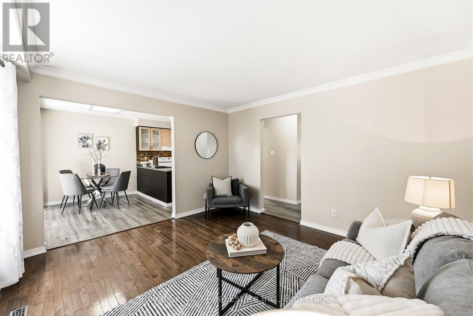 6 GILMOUR DRIVE - 22