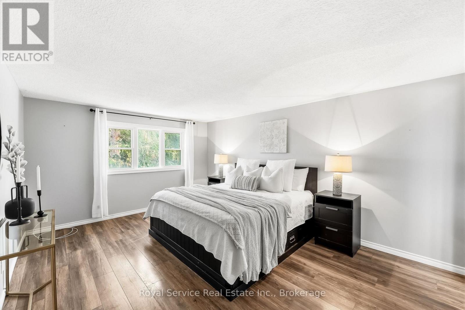 6 GILMOUR DRIVE - 27